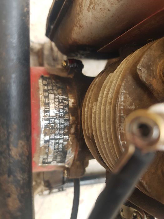 Suv nasos eski lekin ishlaydi kami bor