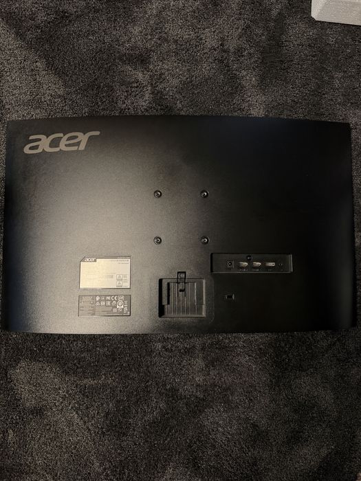 Продавам гейминг монитор Acer, 27”, извит (Curved), 240Hz, 1ms, Full HD (1920x1080)  !!В ГАРАНЦИЯ!!