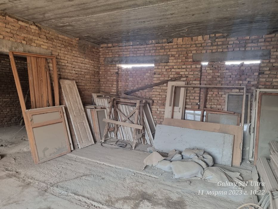 Уй сотилади ёки арендага берилади.