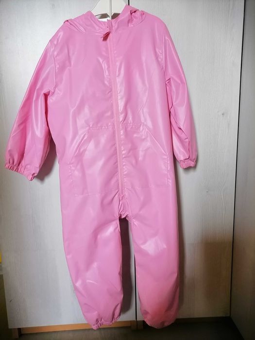 Salopetă impermeabilă nouă, fără etichetă