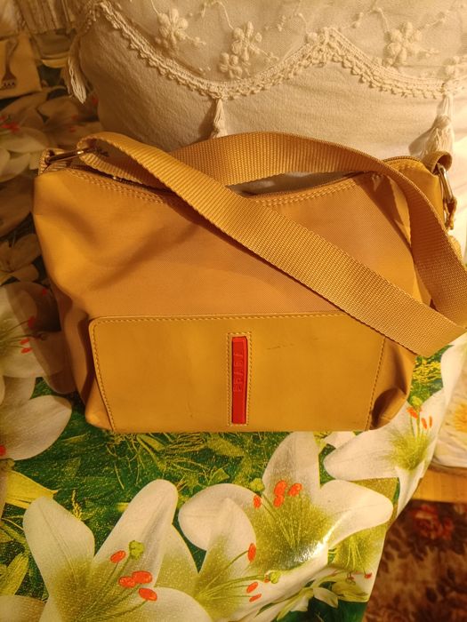 Малка дамска чанта Prada