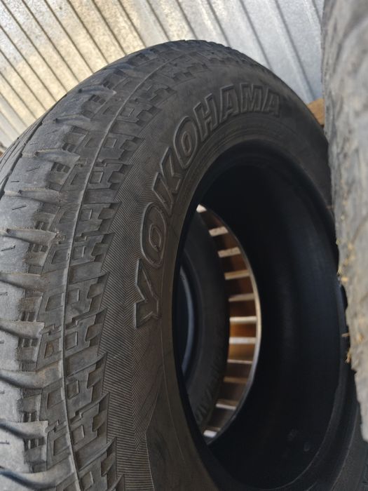 Продам шины б/у Yokohama