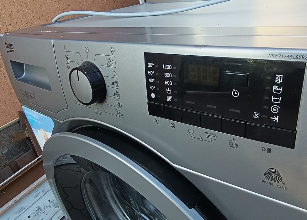 Пералня BEKO Slim на части.