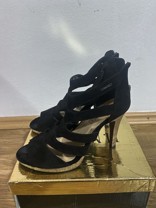 Sandale cu toc negre