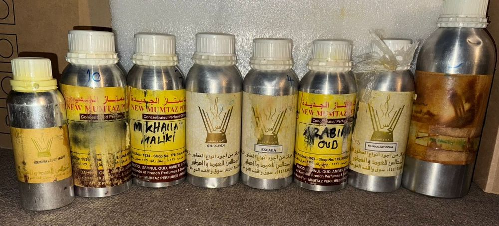 Parfumuri arabesti esente concentrate lot  aprox 12 litri