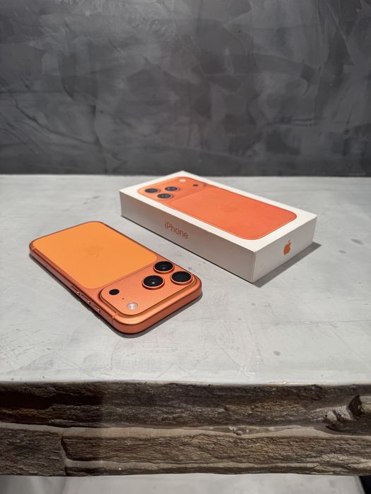КАТО ЧИСТО НОВ Iphone 17 Pro Orange, 100% батерия