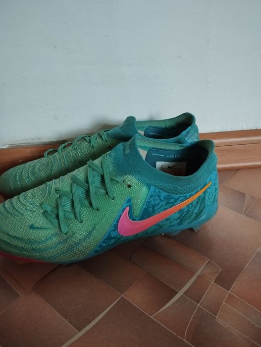 Продам бутсы Nike