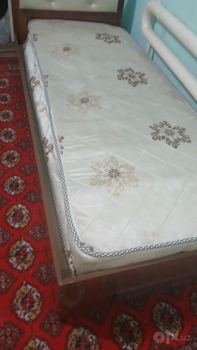 Хороший кровать.