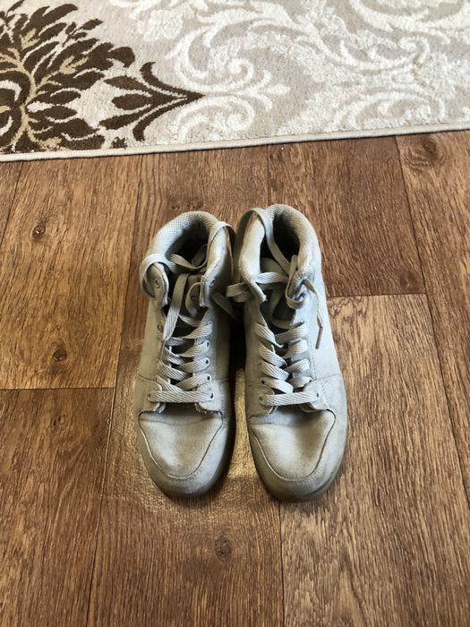 Продаю мужскую обувь