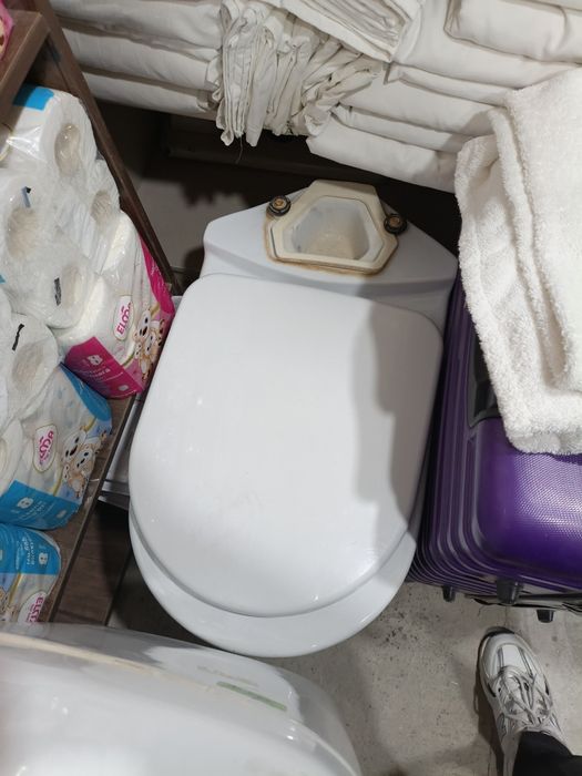 Унитаз, Б/У Продаю