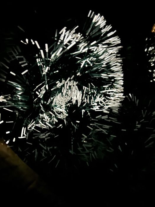 Коробка зеленой мишуры