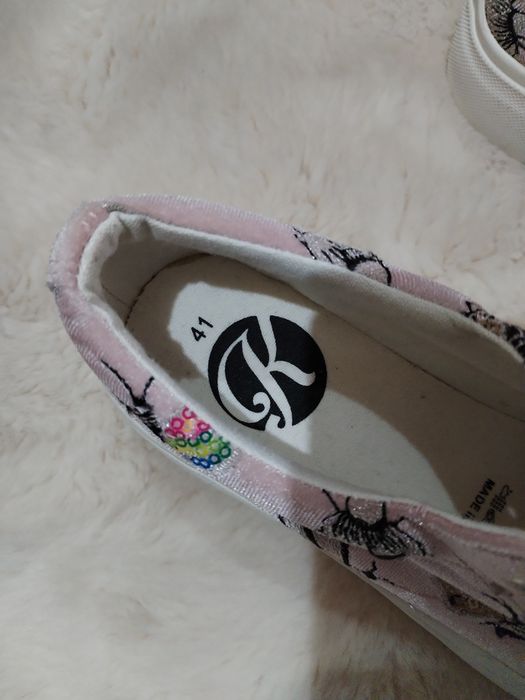 Tenisi cu broderie si paiete