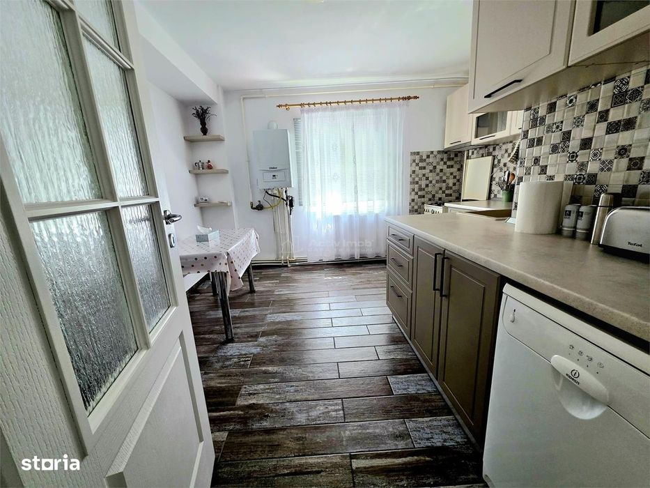 4 camere, decomandat, 100 mp, etaj 2, Dorobanti II