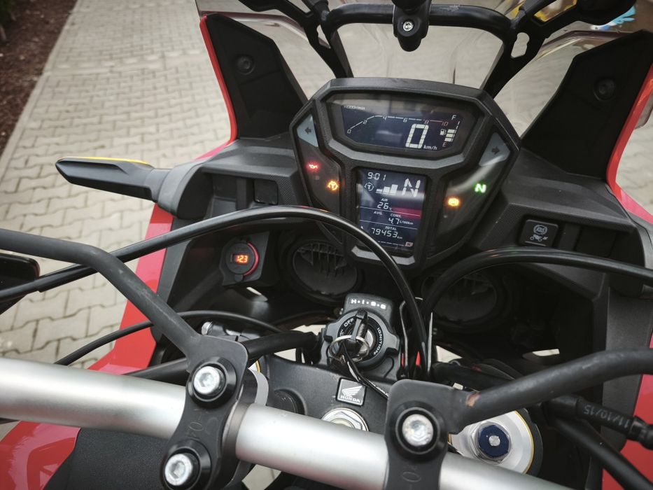 Honda Africa Twin CRF1000L Standard – 2016 | 79.500 km | Întreținută exemplar