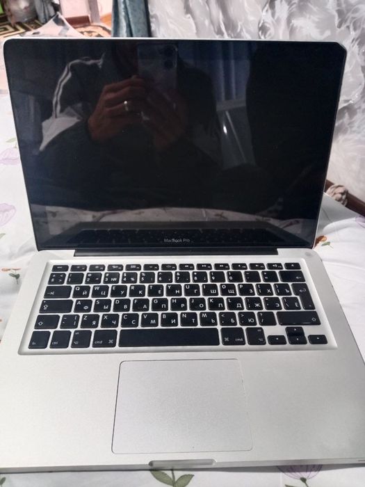 MacBook Pro sotiladi xolati yaxshi arginal zadyatchik qoshib beriladi