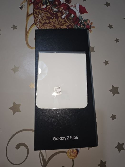 Samsung Galaxy Z Flip 5 256gb В ОТЛИЧНО СЪСТОЯНИЕ