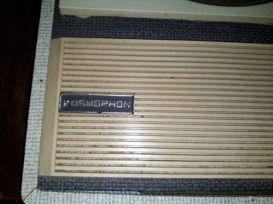 Picup defect Kosmophon boxa încorporată