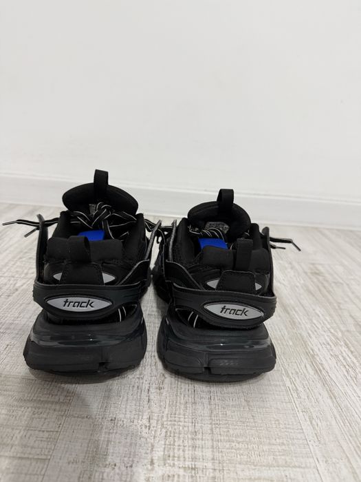 Balenciaga Track