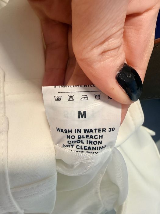 Стилен Дамски костюм