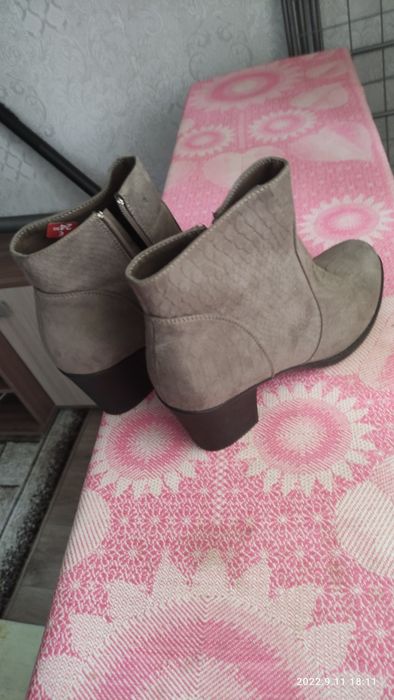 Продам женские ботильоны 42 размер