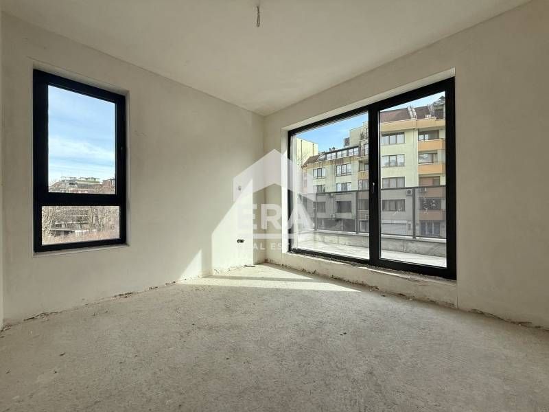 Южен четиристаен апартамент в бутикова сграда с АКТ 16 до Южен парк, к