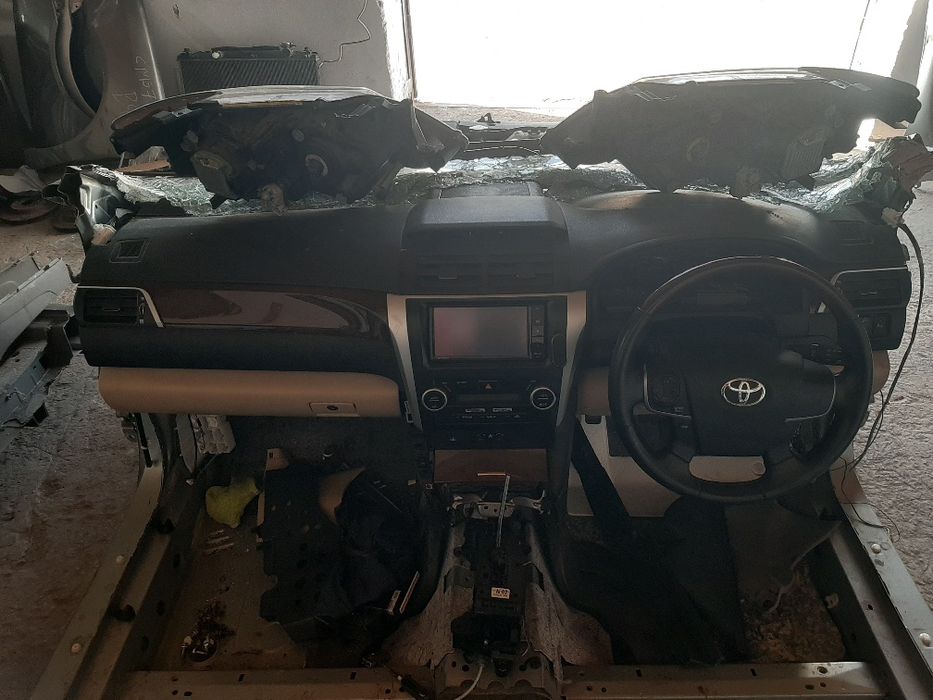 На разбор Тоиота камри 50