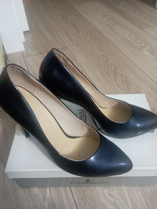 Женская обувь разные