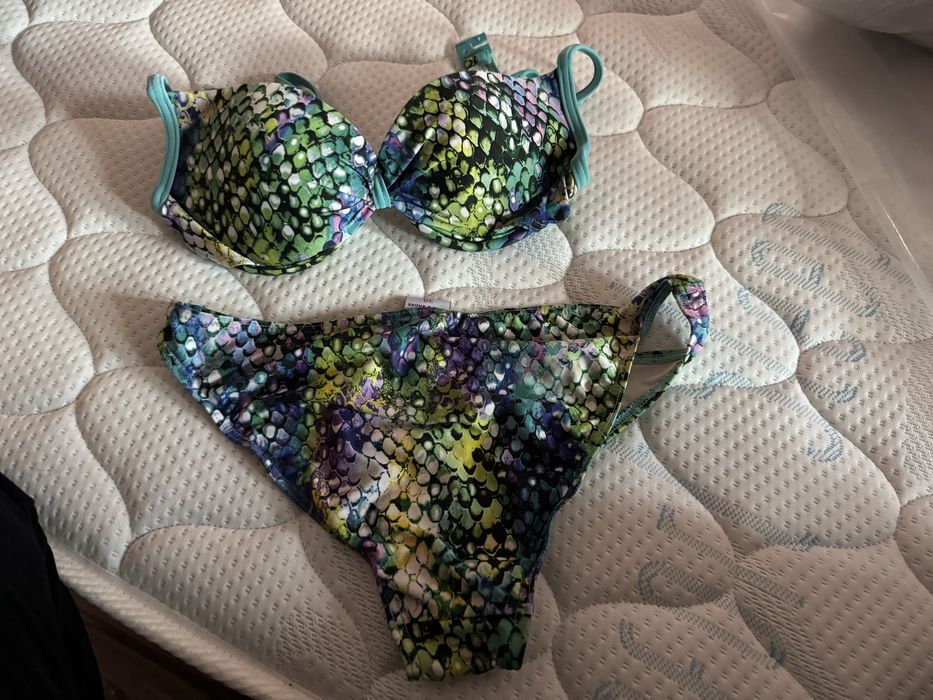 Бански комплект/ и горнище