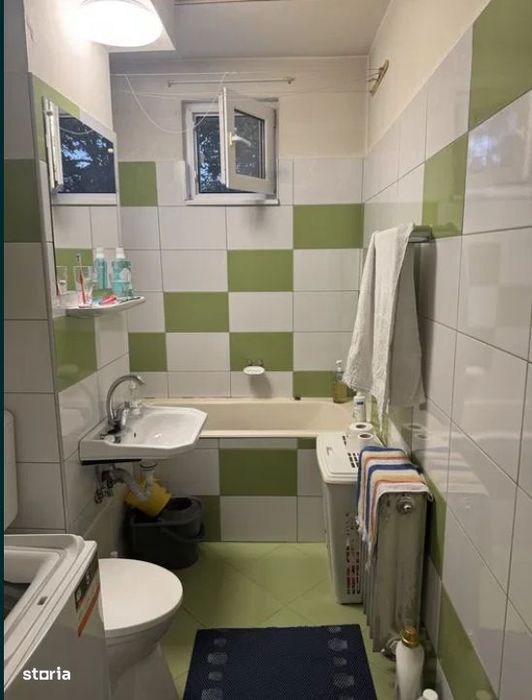 Apartament cu 3 camere, decomandat, etaj 3 din 4, Interservisan