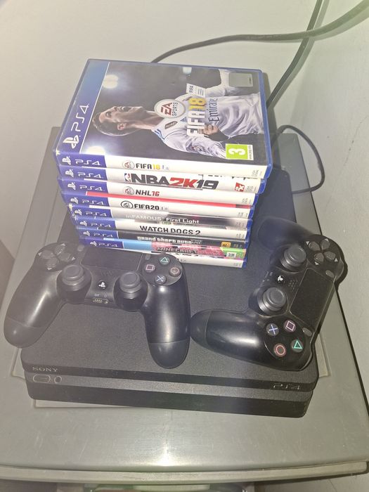 PlayStation 4 slim