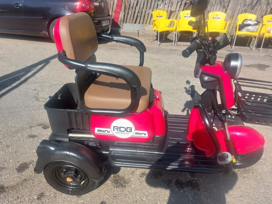 Vând triciclu electric