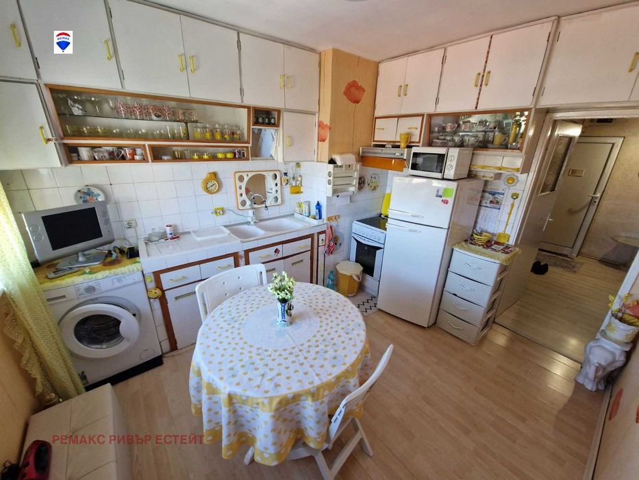 Дава се под наем Двустаен апартамент в Русе, Родина 2 - 65 кв.м за 255 € - Снимка #6