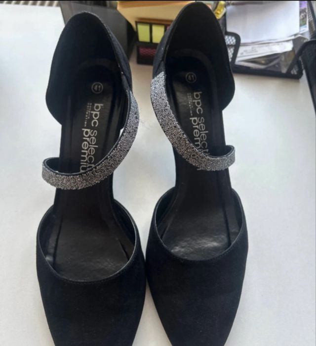 Pantofi cu toc eleganți