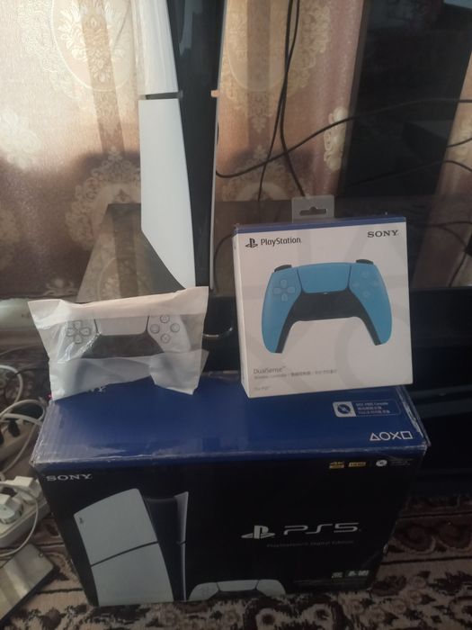 PS5 slim holati ideal tiniq 2 original djoystik bor o'yinlar yozilgan