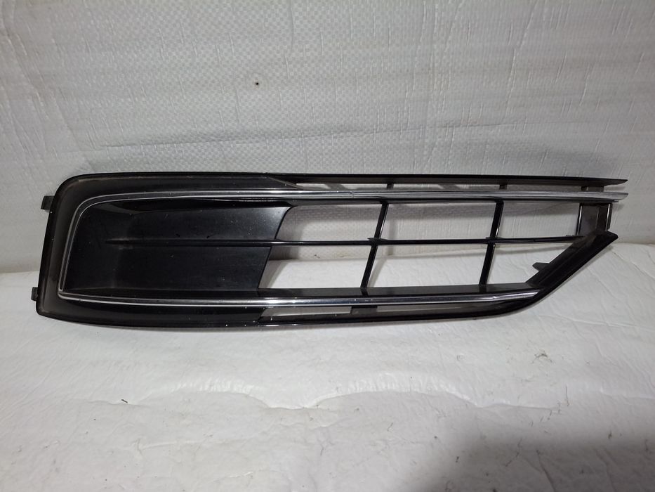 Grila proiector stanga Audi A8 D4/F4  2009-2013
