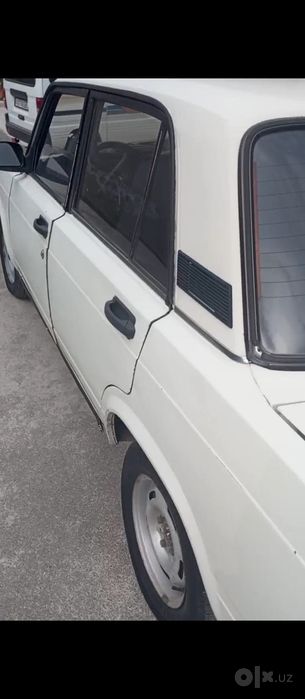 Vaz2107 yili 1996 rangi oq