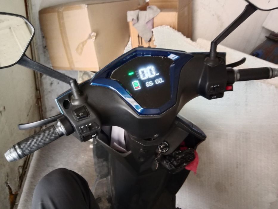 Продам электро скутер Новый.