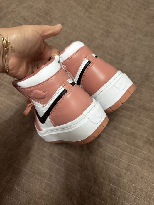 Кроссовки Nike Джорданы
