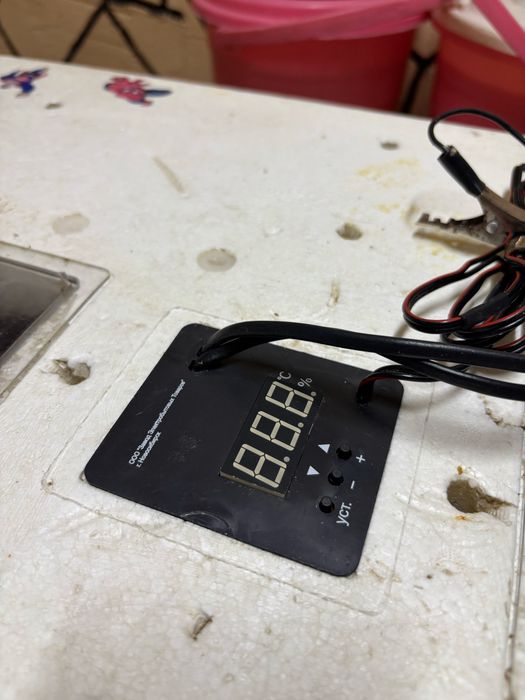 Инкубатор несушка 104 яйцо