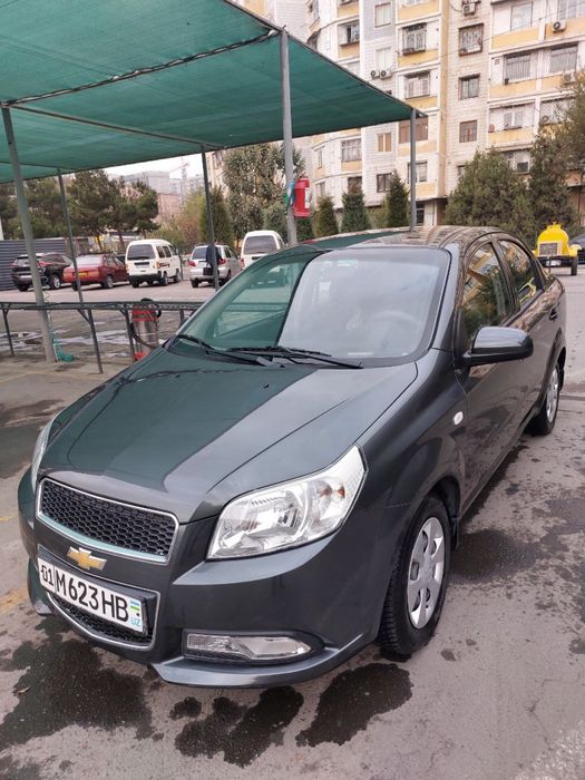 Nexia 3 mashina sotiladi.