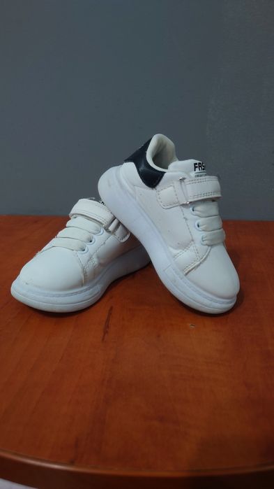 Детски маратонки и пантофи