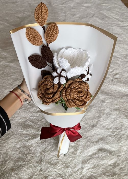 Buchete de flori croșetate