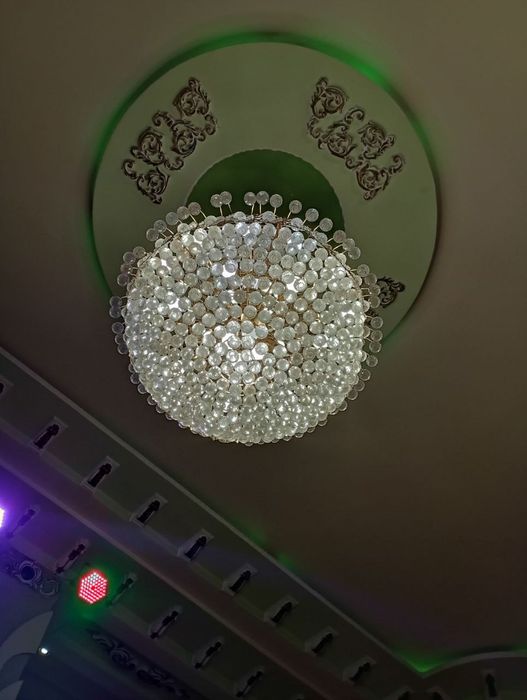 Lustra sotiladi kam ishlagan narxini kelishamiz