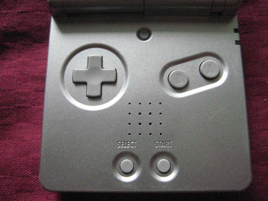 Продавам конзола GBA SP AGS-001 + игра