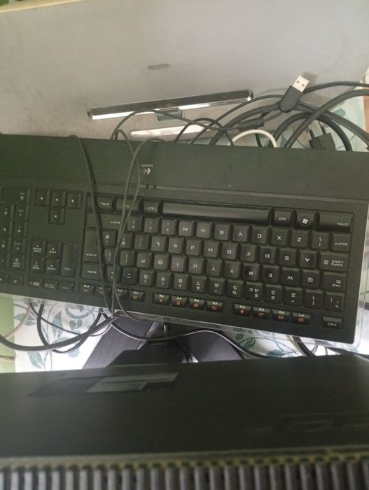 Calculator Acer+monitor, tastatură și televizor Samsung