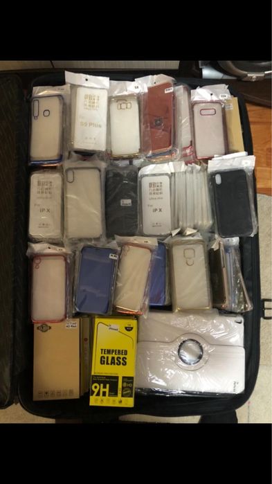 Vând sau schimb huse de telefoane