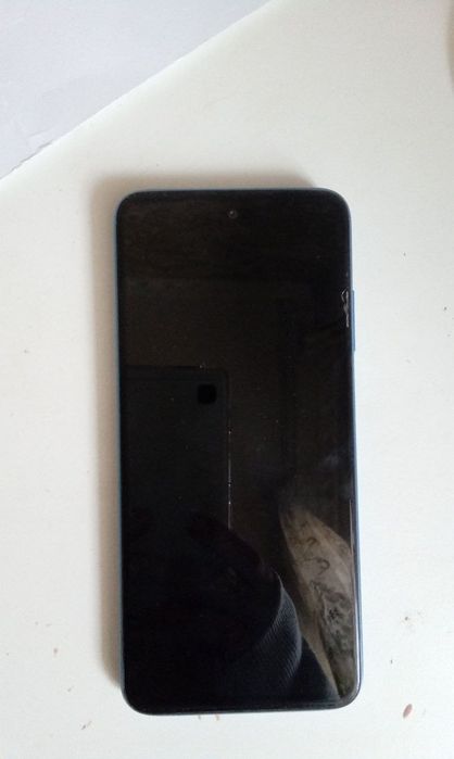 Продаёца телефон Чирчик Редми