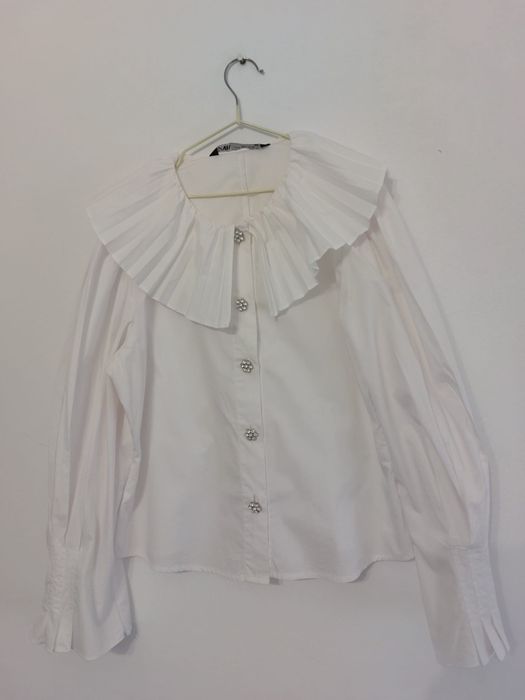 Cămașă Zara ,cu nasturi bijuterie ,mărime s/m