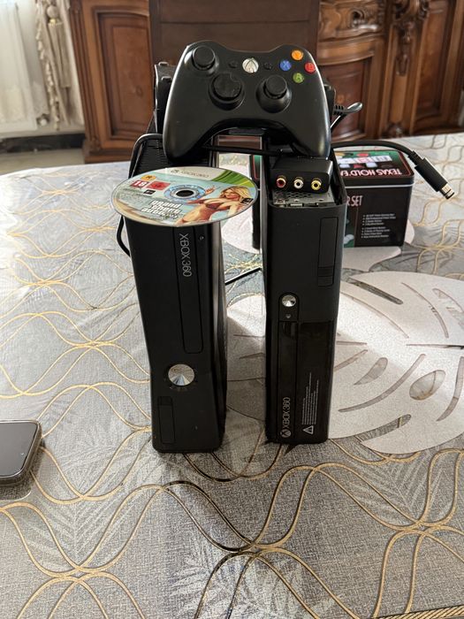 Vind doua xboxuri cu jocui telecimezi