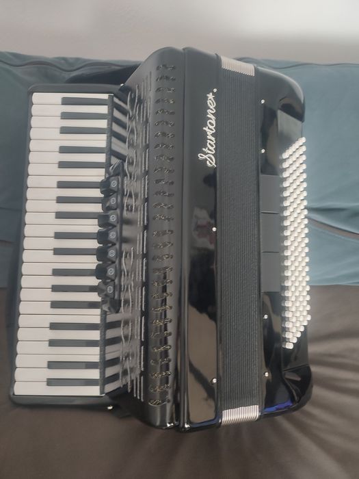 Vând Acordeon Startone 120 Bași